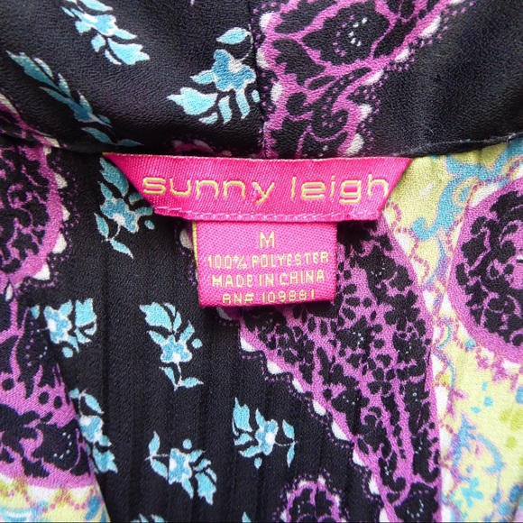 Sunny Leigh Short Sleeve Paisley Blouse - Picture 4 of 4